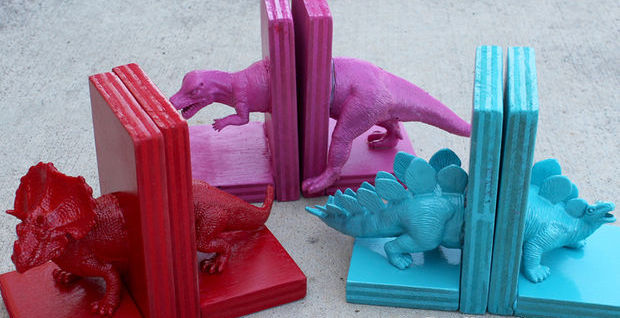 Children's Bookends DIY Dinosaur Bookends Free Tutorial