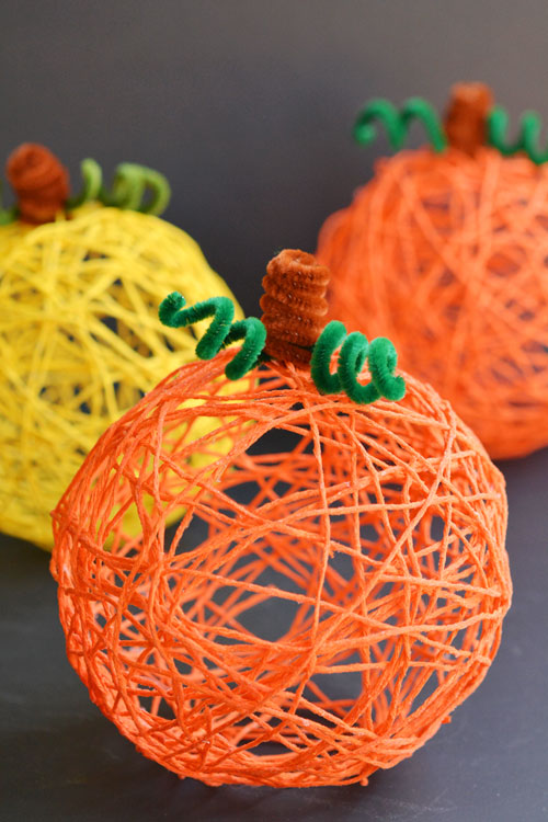 How To Make A Decorative Halloween Pumpkin Yarn Ball - Crafting News