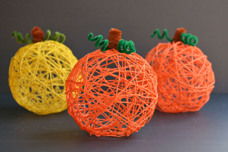 How To Make A Decorative Halloween Pumpkin Yarn Ball
