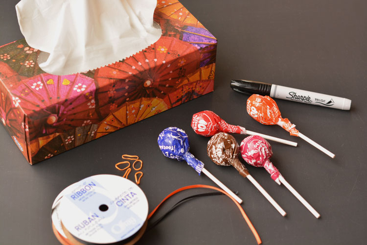 Ghost Lollipops Easy Halloween Trick Or Treat Idea 