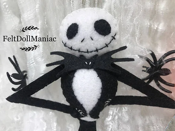 12 Halloween Felt Crafts 13 DIY Halloween Dolls - Felt Pattern