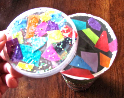 How To Make A Simple Kaleidoscope - DIY Kids Crafts