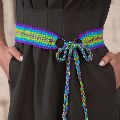  Ceinture en macramé coloré par Red Heart