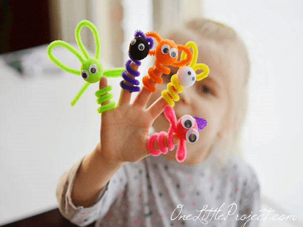 Pipe Cleaner Finger Puppets by One Little Project