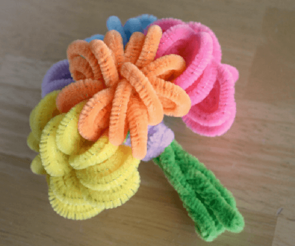 Pipe Cleaner Flower Bouquet by Make and Takes