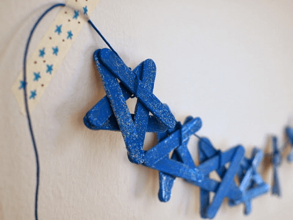 Popsicle Stick Star Garland by Pink Stripey Socks