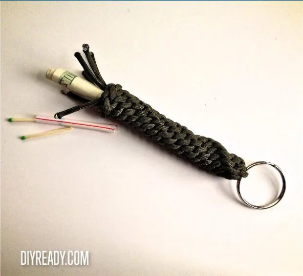 How To Make A Paracord Keychain Tutorial from DIY Projects