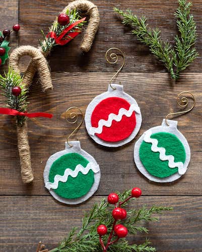 Easy Felt Christmas Ornaments Patterns Free by The Artisan Life