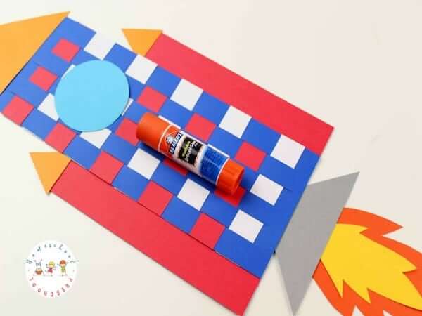 Easy Paper Weaving Rocket Craft by Homeschool Preschool