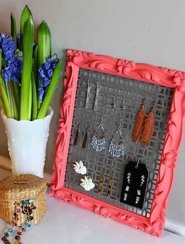 DIY Earring Holder by House Of Hawthornes