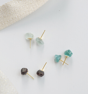 DIY Raw Stone Earrings by Alice & Lois