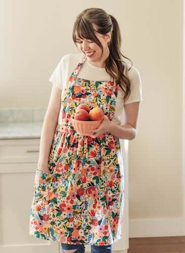 Easy Apron Sewing Pattern by Bouquet Clothing