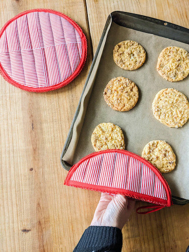 Easy Round Potholder Sewing Pattern by Merriment Design