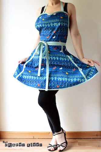 Free Retro Apron Sewing Pattern by Crafty Kitty