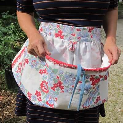 Garden Apron Sewing Pattern by Sweater Doll