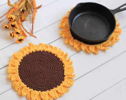 Sunflower Pot Holder Free Crochet Pattern by Nana's Crafty Home