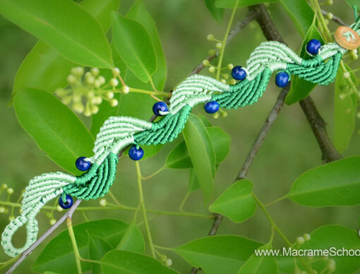 DIY Wavy Macrame Leaf & Blueberry Bracelet by Macrame School