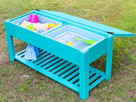 Kid's Sand and Water Play Table by Jen Woodhouse