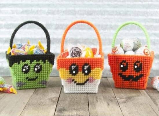 Mini Baskets Halloween Plastic Canvas Pattern by Fairy Penguin Crafts