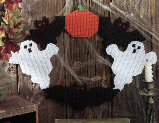 Patrón de lona de plástico con corona de Halloween de Fairy Penguin Crafts