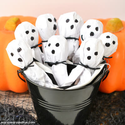 DIY Lollipop Ghosts by Easy Peasy And Fun