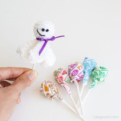 Lollipop Ghost Crochet Pattern by One Dog Woof