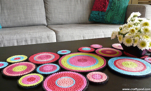 Plastic Canvas Circles Table Runner Pattern by Crafty Pod