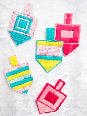 33 Plastic Canvas Patterns 5 Plastic Canvas Dreidel Ornament Craft by Creative Jewish Mom