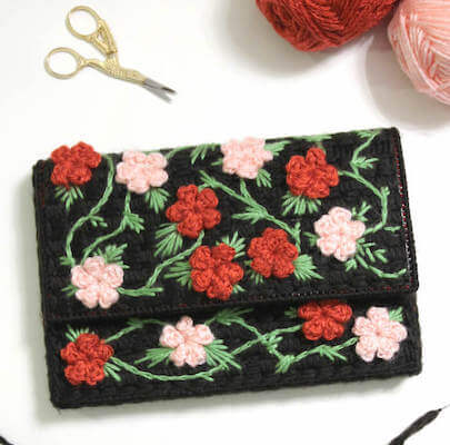 Plastic Canvas Floral Clutch Pattern by Persia Lou