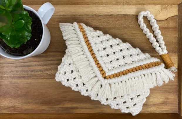 DIY Macrame Clutch Purse by Marching North