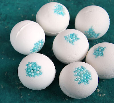 DIY Pearl Bath Bombs by Soap Queen