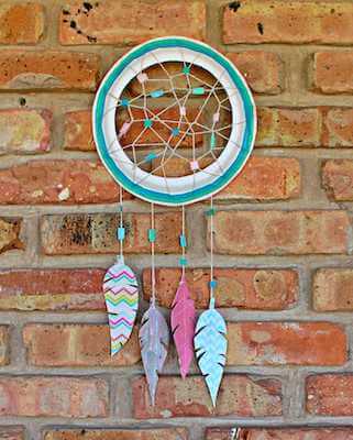 DIY Paper Plate Dream Catcher For Kids by Easy Peasy Creative