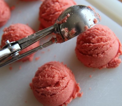  39. Ice Cream Scoop Bath Bombs by I Am Not The Babysitter