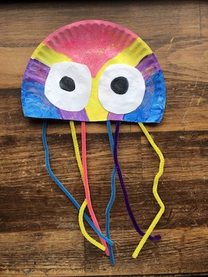 Pipe Cleaner & Paper Plate Jellyfish Craft by The Peaceful Nest