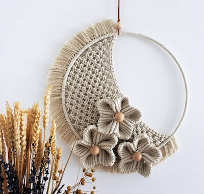 Flower Half Moon Macrame Pattern by This Is Suzy