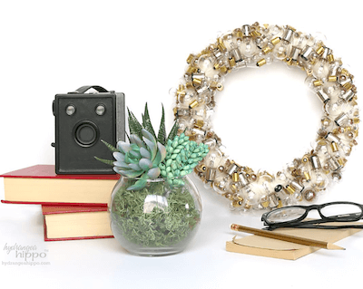 Vintage Light Bulb Upcycling Wreath by Hydrangea Hippo