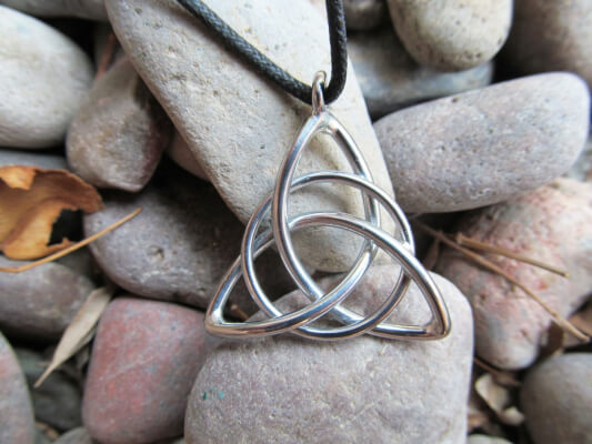 Celtic Knot Pendant Tutorial by Mrballeng