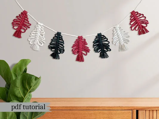 Easy Macrame Christmas Garland Pattern by WiresAndKnotsDesign