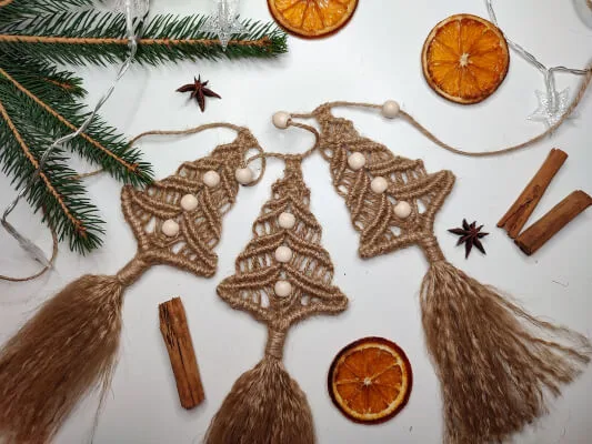 Macrame Christmas Garland Pattern by EcoDecorByNatalySacs