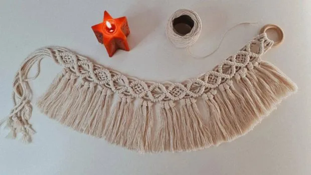 Macrame Garland Pattern by ShareTheKnot