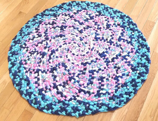 8 Strand Round Braided Rag Rug Tutorial from RagRugRoad