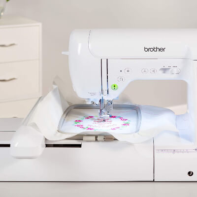 Máquina de coser y bordar Brother SE1900