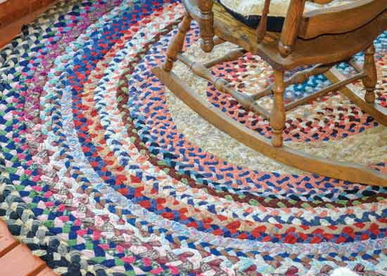 How to Braid a Cozy Rag Rug Tutorial from Capper’s Farmer