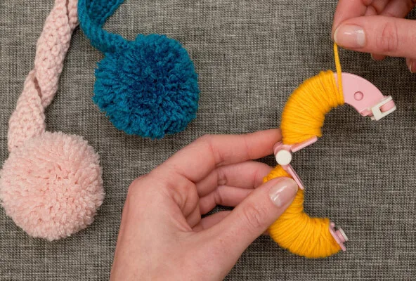 Honey Hush Pom Pom Tool