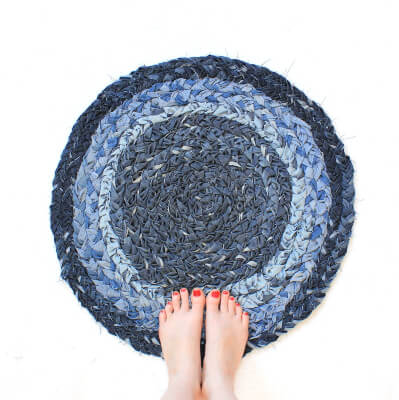 Round Denim DIY Braided Rug Pattern From ZinaNatko