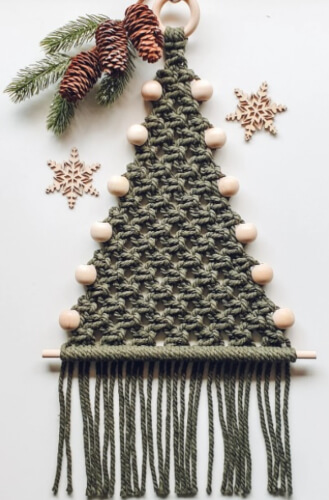 Beaded Christmas Tree Macrame Pattern by cottondreamer