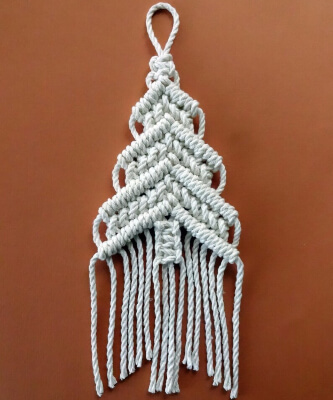 Macrame Christmas Tree Pattern by NoTailCatHome
