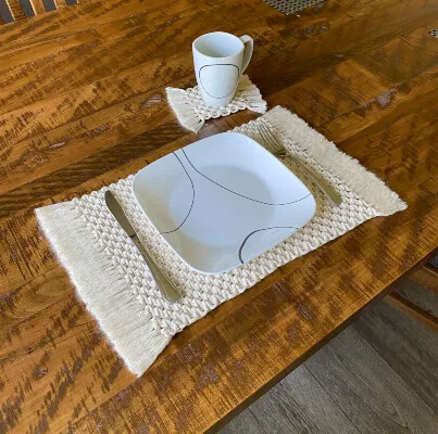 Macrame Placemat and Coaster with Fringe Tutorial by TheKnottyCrow