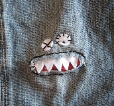 DIY Parches Jeans Monster Knee