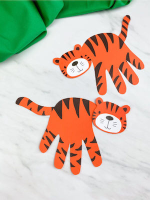 Handprint Tiger Craft para niños por Simple Everyday Mom